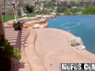 Mofos - drone metsästäjä - (alison tyler) - altaan paukutti